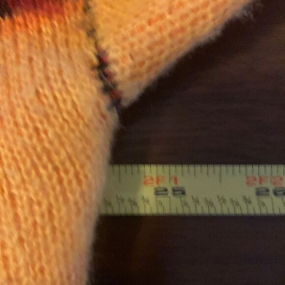 Pit to pit is 24 1/2 best that can be measured. length is 35.  9-1 - Picture 5 of 7